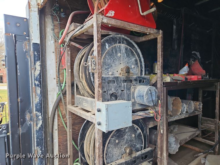 image for item DN7114 2006 GMC C5500  box truck