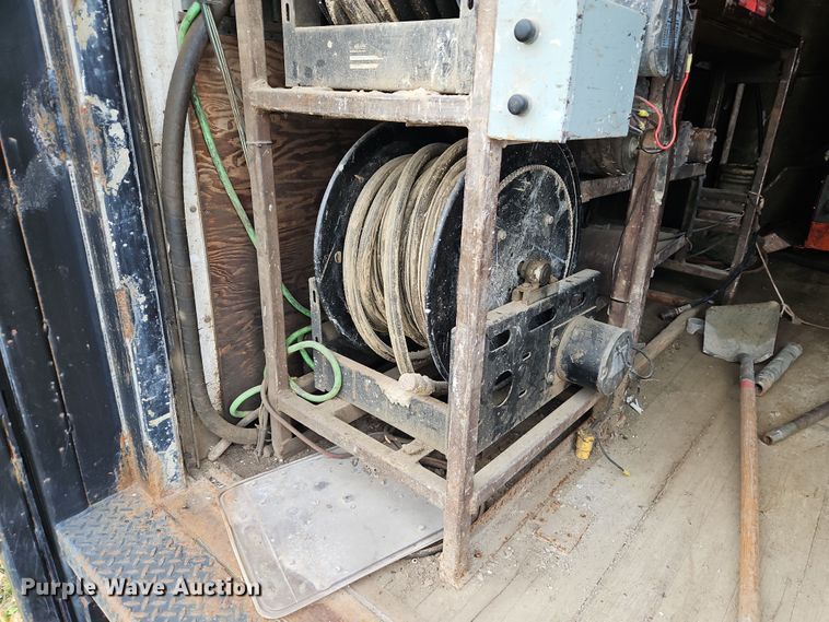 image for item DN7114 2006 GMC C5500  box truck