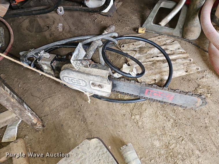 image for item DN7114 2006 GMC C5500  box truck