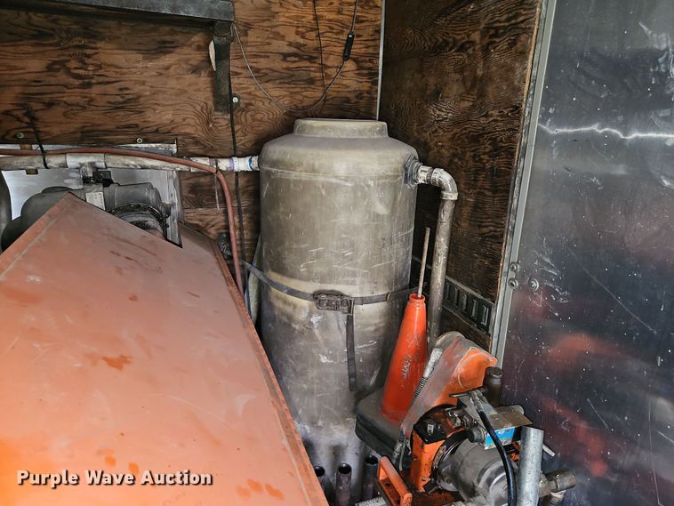 image for item DN7114 2006 GMC C5500  box truck