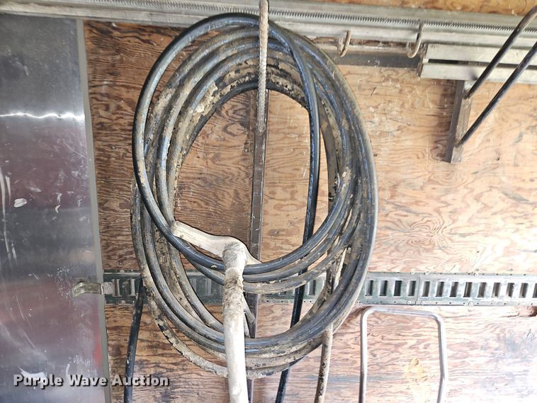 image for item DN7114 2006 GMC C5500  box truck