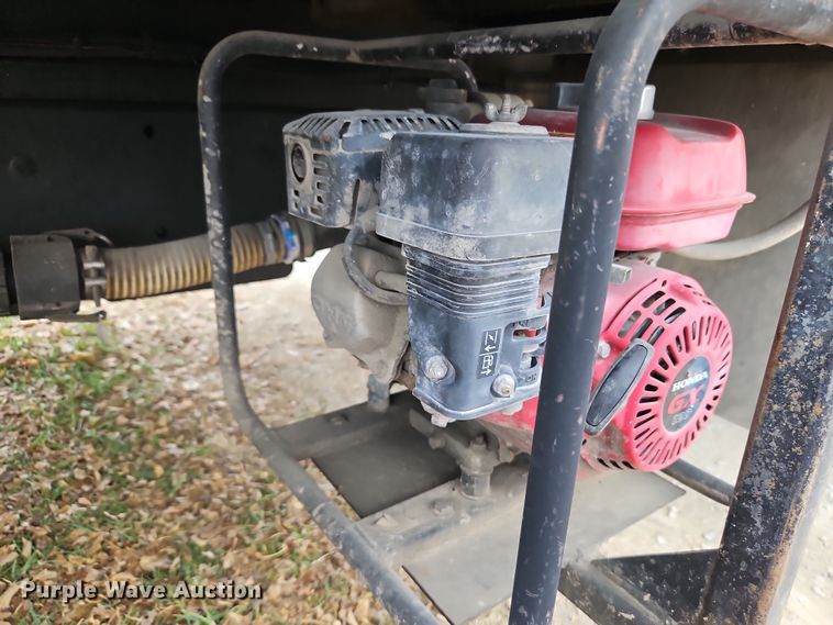 image for item DN7114 2006 GMC C5500  box truck