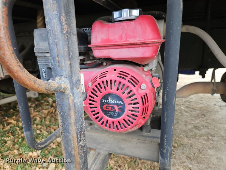 image for item DN7114 2006 GMC C5500  box truck