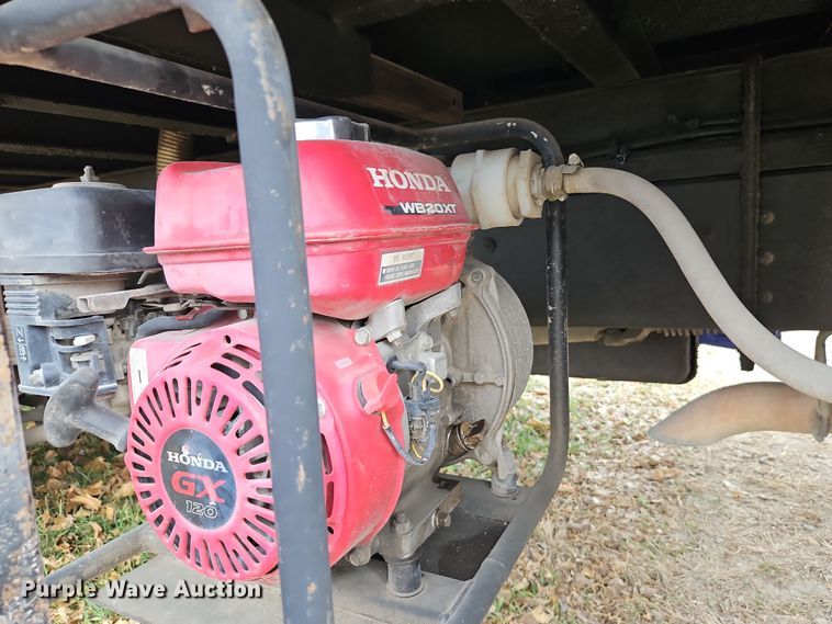 image for item DN7114 2006 GMC C5500  box truck