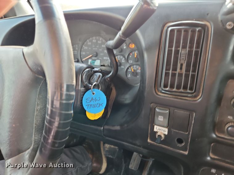 image for item DN7114 2006 GMC C5500  box truck