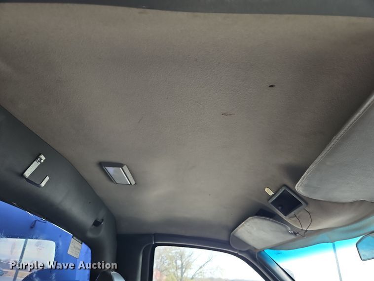 image for item DN7114 2006 GMC C5500  box truck