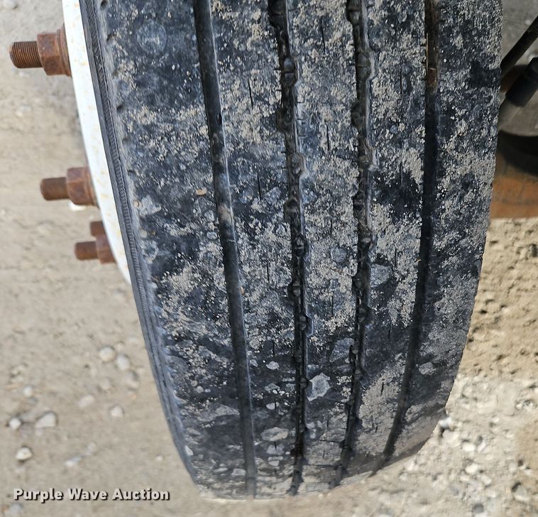 image for item DN7114 2006 GMC C5500  box truck