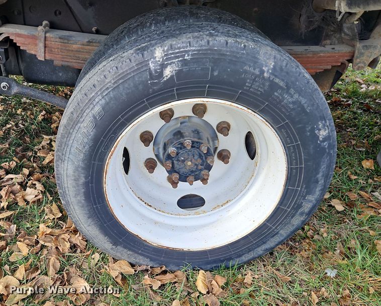 image for item DN7114 2006 GMC C5500  box truck