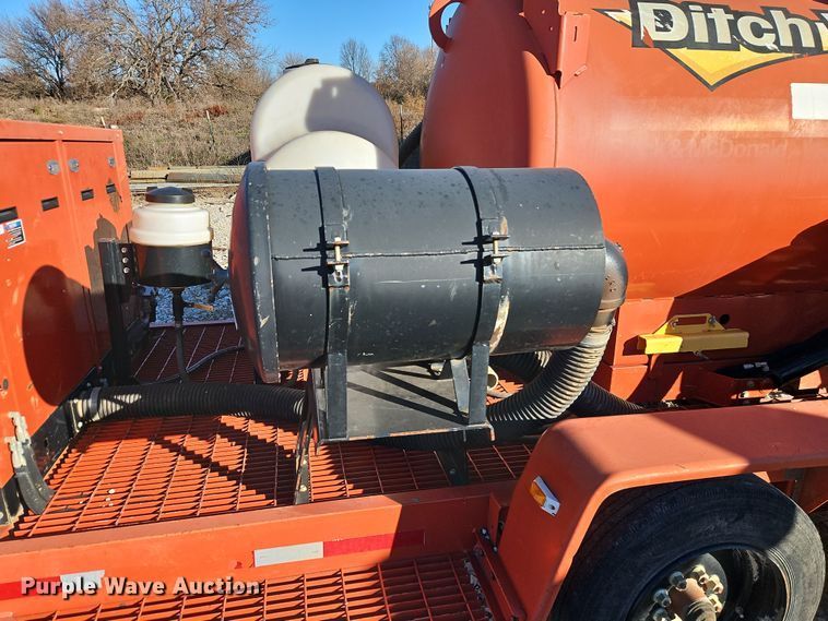 image for item DN7120 2014 Ditch Witch FX30  vacuum excavator