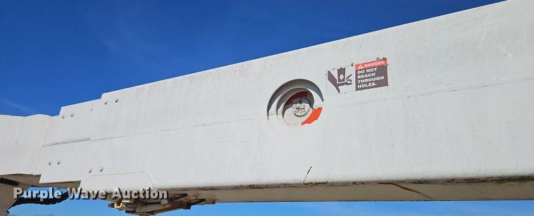 image for item DN7151 2001 Snorkelift TB-66JCU  boom lift