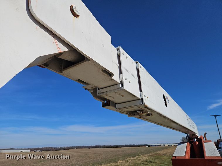 image for item DN7151 2001 Snorkelift TB-66JCU  boom lift