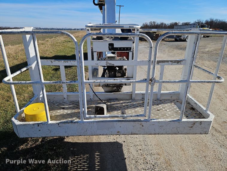 image for item DN7151 2001 Snorkelift TB-66JCU  boom lift