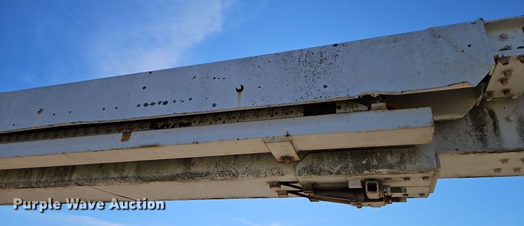 image for item DN7151 2001 Snorkelift TB-66JCU  boom lift