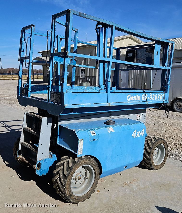 image for item DN7153 2007 Genie GS-3268RT  scissor lift