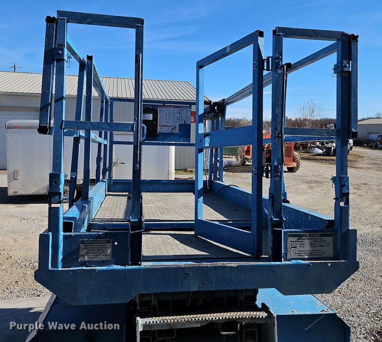 image for item DN7153 2007 Genie GS-3268RT  scissor lift