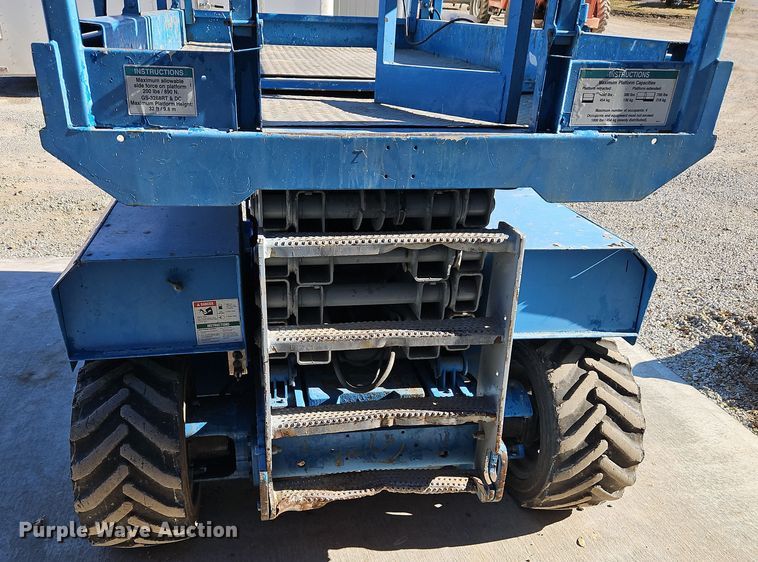 image for item DN7153 2007 Genie GS-3268RT  scissor lift