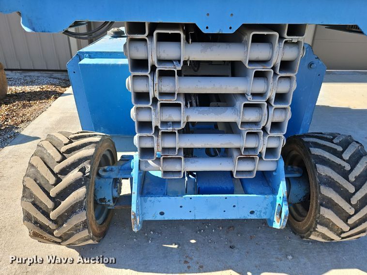 image for item DN7153 2007 Genie GS-3268RT  scissor lift