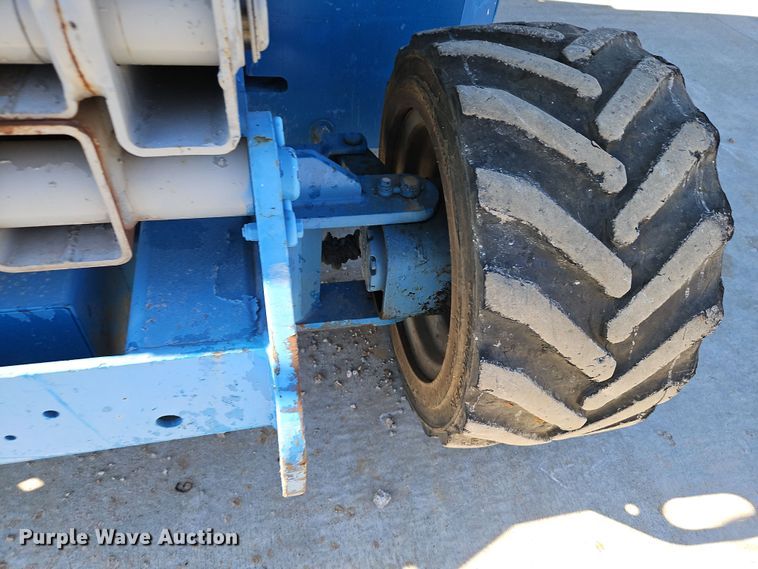 image for item DN7153 2007 Genie GS-3268RT  scissor lift