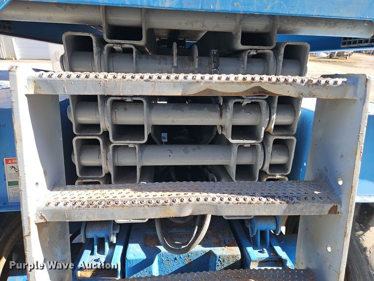 image for item DN7153 2007 Genie GS-3268RT  scissor lift