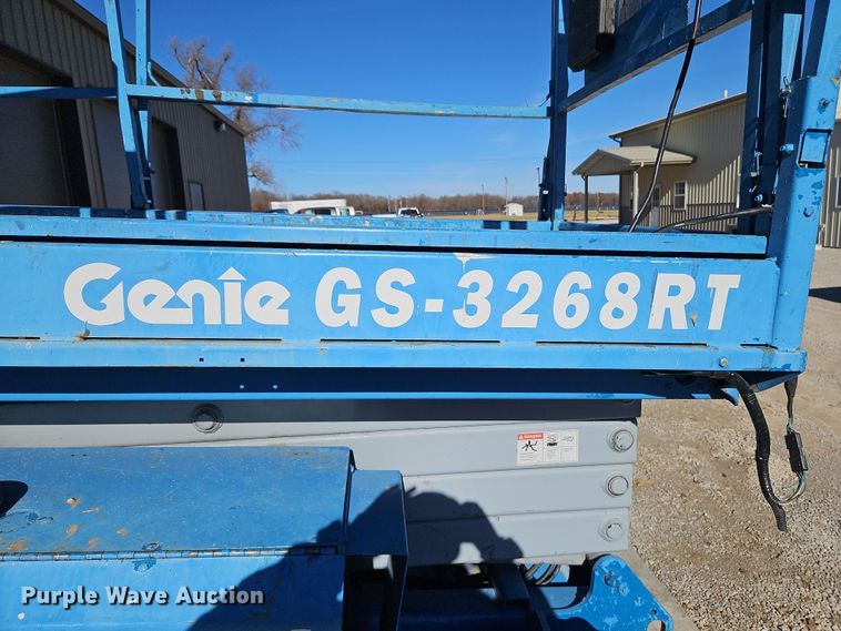 image for item DN7153 2007 Genie GS-3268RT  scissor lift