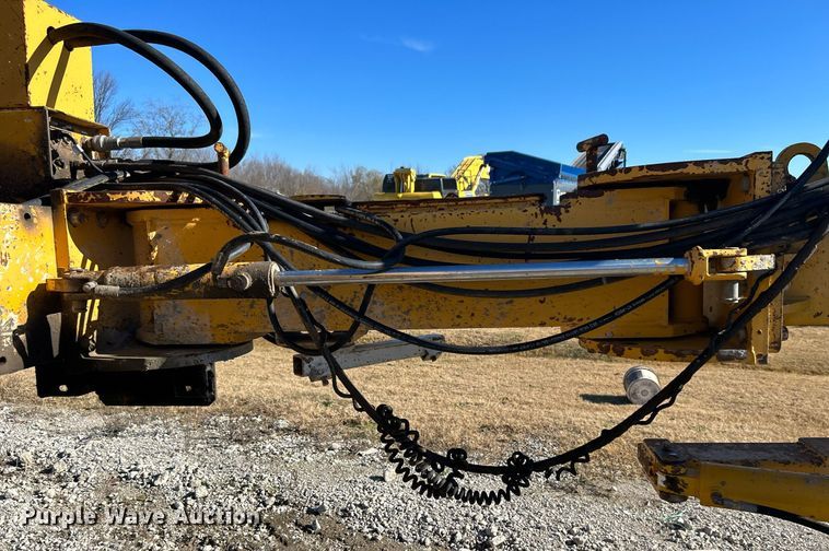 image for item DN8162 Gomaco Commander III GT6300  slip form paver