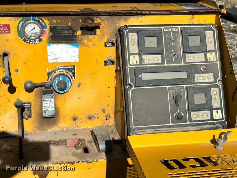 image for item DN8162 Gomaco Commander III GT6300  slip form paver