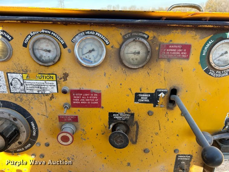 image for item DN8162 Gomaco Commander III GT6300  slip form paver