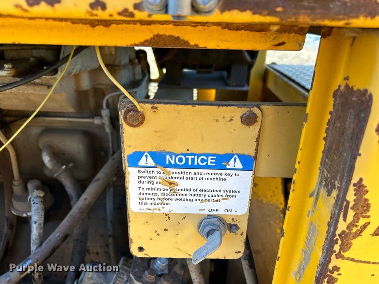 image for item DN8162 Gomaco Commander III GT6300  slip form paver