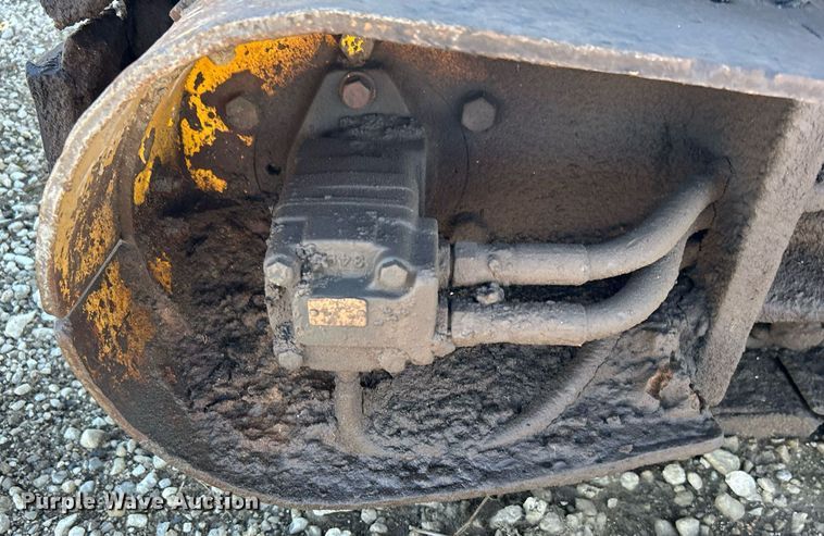 image for item DN8162 Gomaco Commander III GT6300  slip form paver