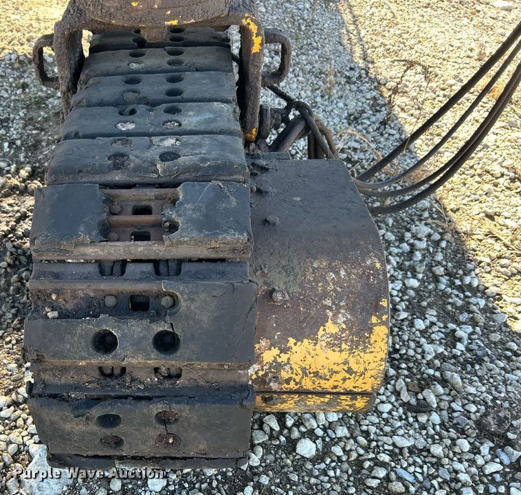 image for item DN8162 Gomaco Commander III GT6300  slip form paver