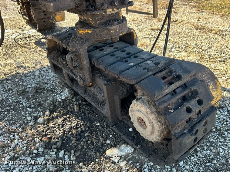 image for item DN8162 Gomaco Commander III GT6300  slip form paver