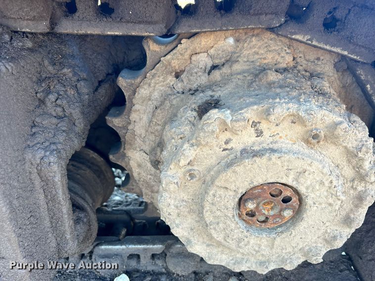 image for item DN8162 Gomaco Commander III GT6300  slip form paver