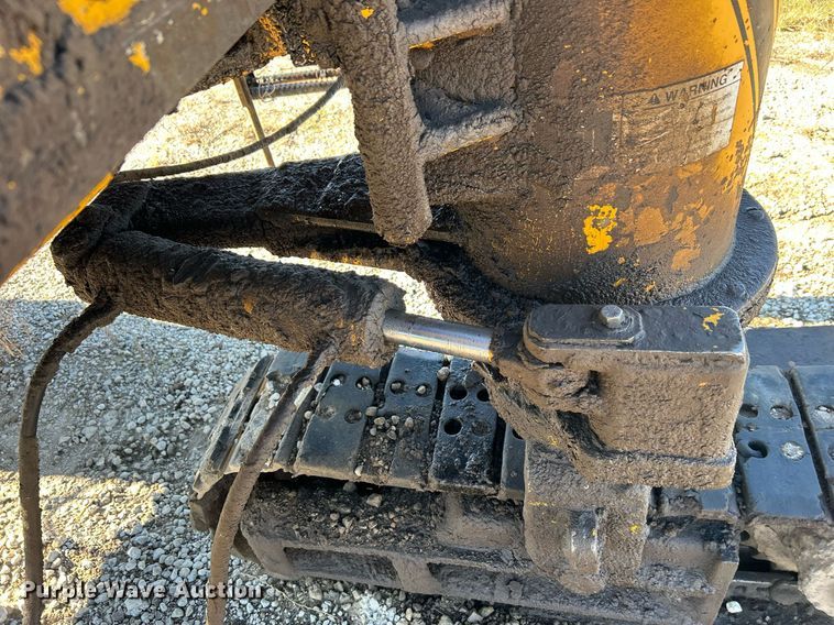 image for item DN8162 Gomaco Commander III GT6300  slip form paver