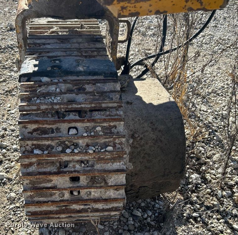 image for item DN8162 Gomaco Commander III GT6300  slip form paver