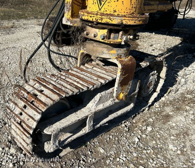 image for item DN8162 Gomaco Commander III GT6300  slip form paver