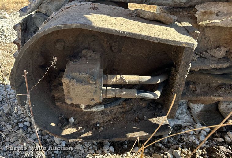 image for item DN8162 Gomaco Commander III GT6300  slip form paver