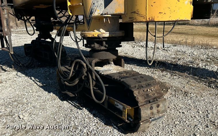 image for item DN8162 Gomaco Commander III GT6300  slip form paver