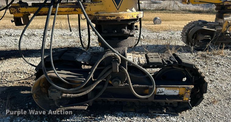 image for item DN8162 Gomaco Commander III GT6300  slip form paver