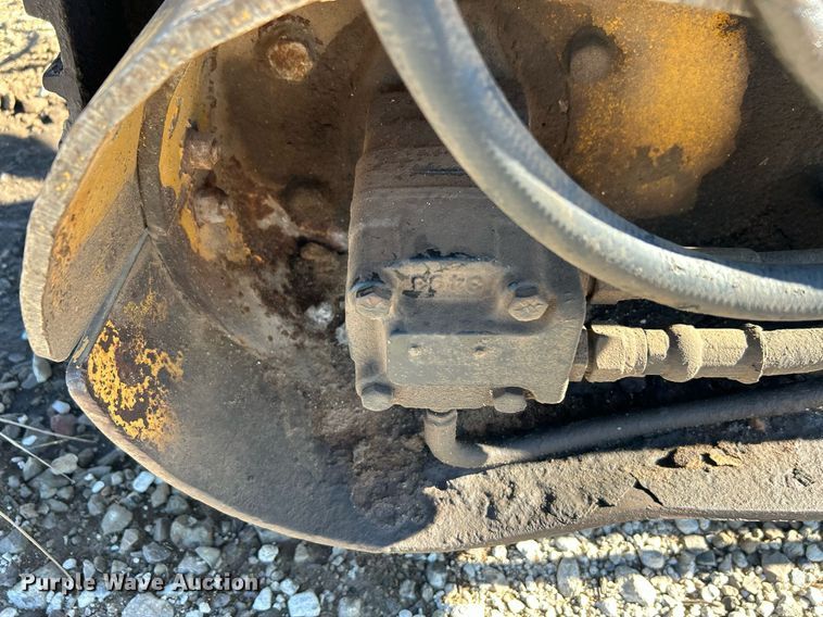 image for item DN8162 Gomaco Commander III GT6300  slip form paver