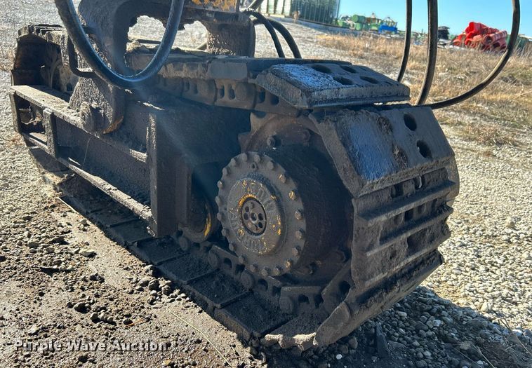 image for item DN8162 Gomaco Commander III GT6300  slip form paver