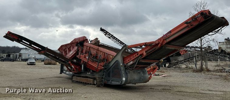 image for item DO2204 2012 Sandvik QE440  screening plant
