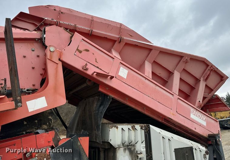 image for item DO2204 2012 Sandvik QE440  screening plant