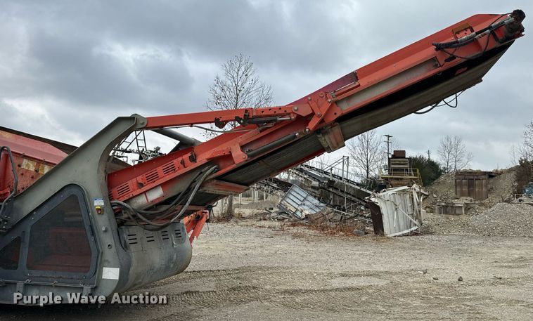 image for item DO2204 2012 Sandvik QE440  screening plant