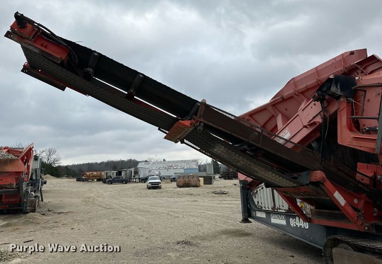 image for item DO2204 2012 Sandvik QE440  screening plant