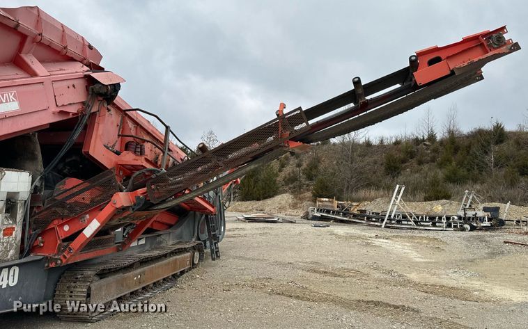 image for item DO2204 2012 Sandvik QE440  screening plant