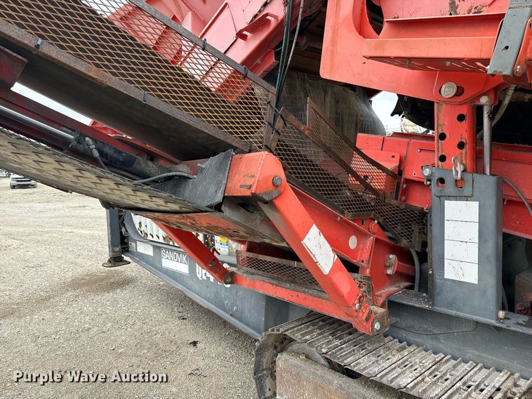 image for item DO2204 2012 Sandvik QE440  screening plant