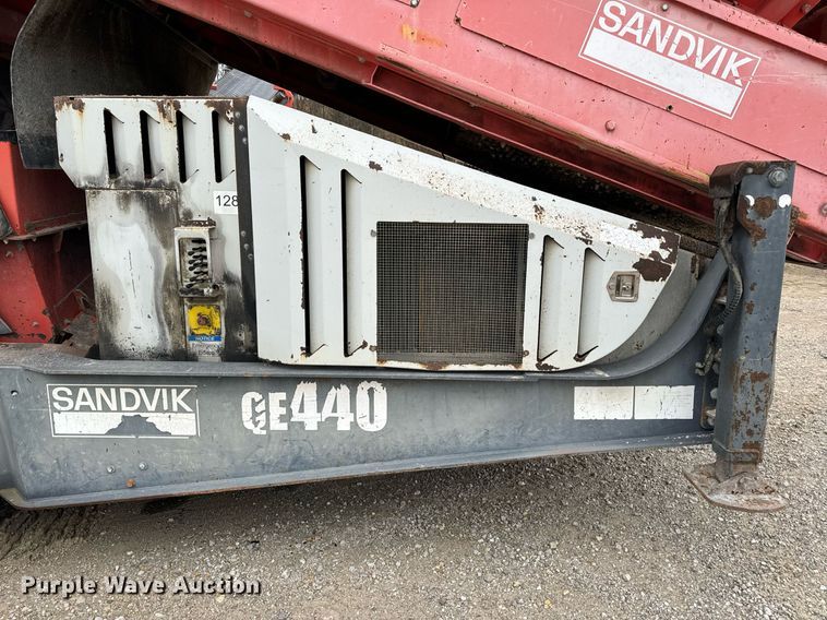 image for item DO2204 2012 Sandvik QE440  screening plant