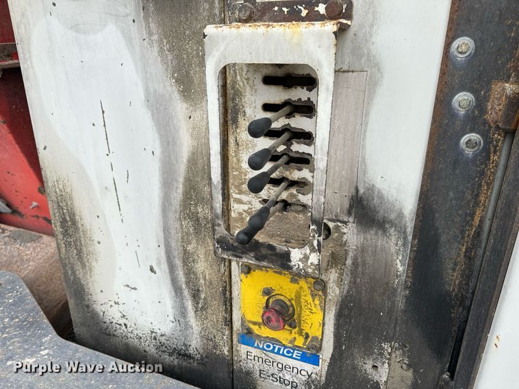 image for item DO2204 2012 Sandvik QE440  screening plant