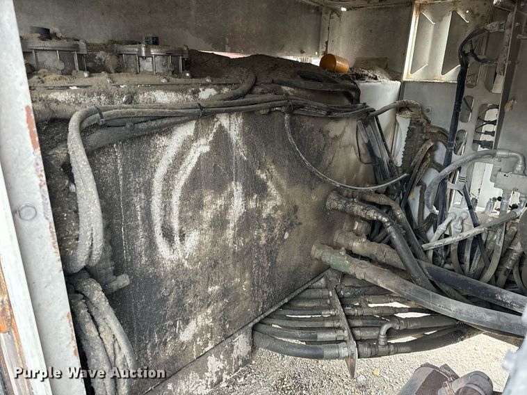 image for item DO2204 2012 Sandvik QE440  screening plant