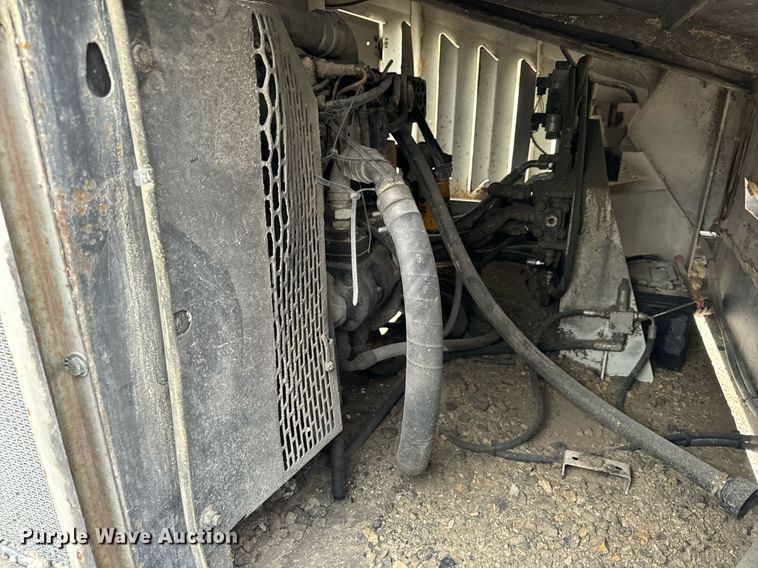 image for item DO2204 2012 Sandvik QE440  screening plant